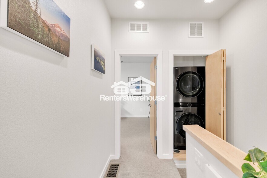 Building Photo - 864 Cimarron Dr