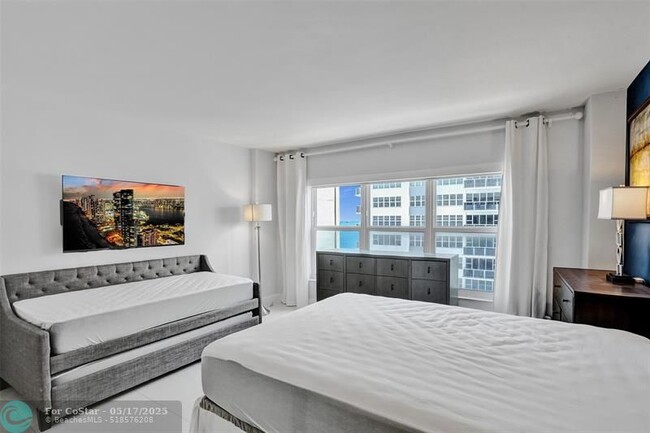 Building Photo - 3750 Galt Ocean Dr