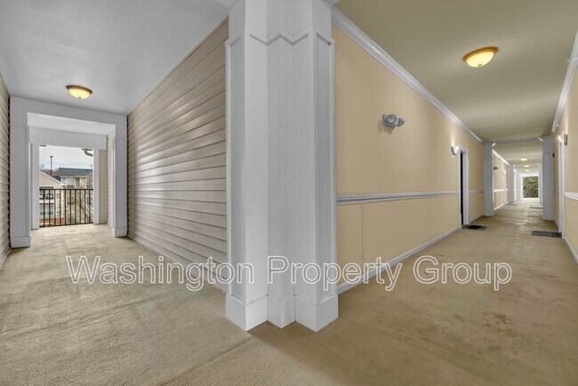 Building Photo - 4854 Eisenhower Ave