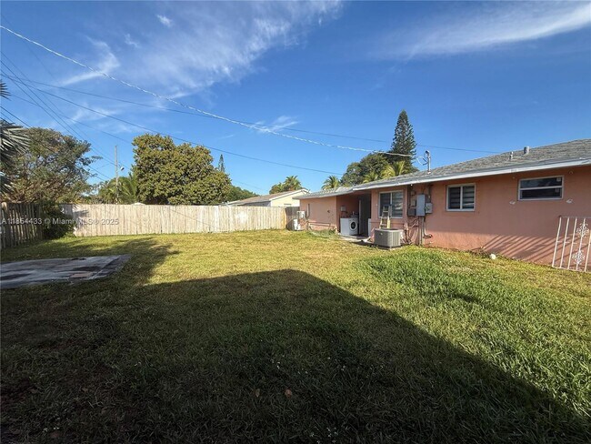Building Photo - 6218 Rodman St