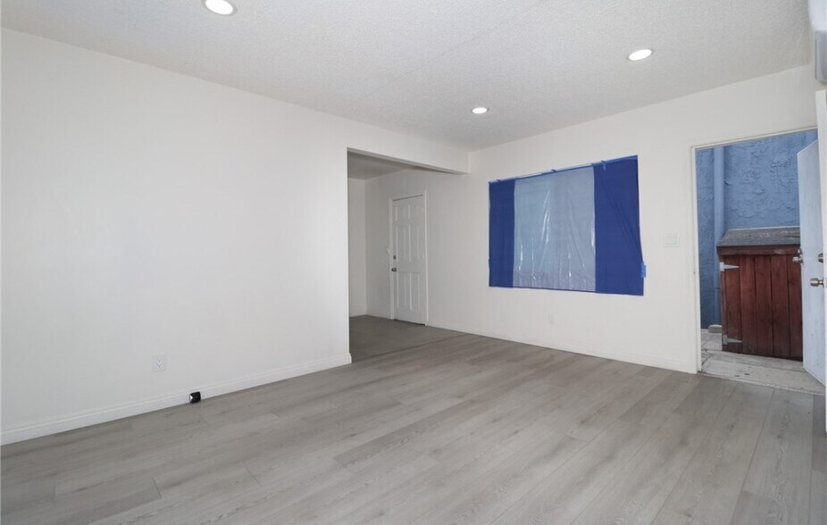 Building Photo - 2309 Johnston St