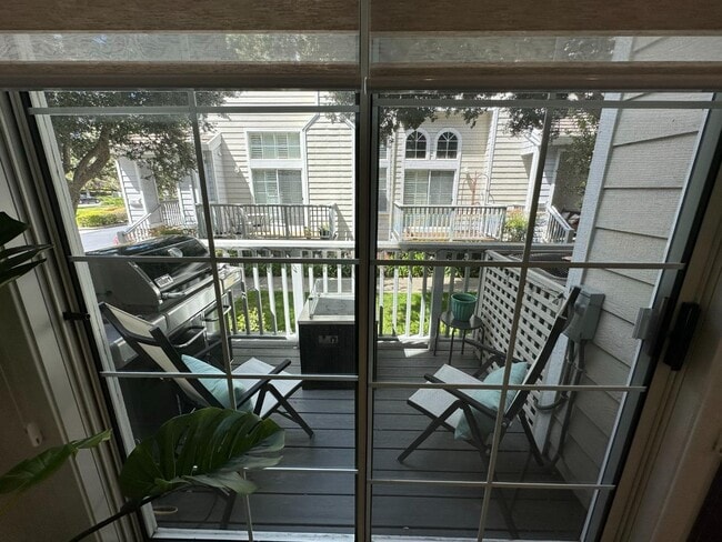 Building Photo - 1 Passage Ln