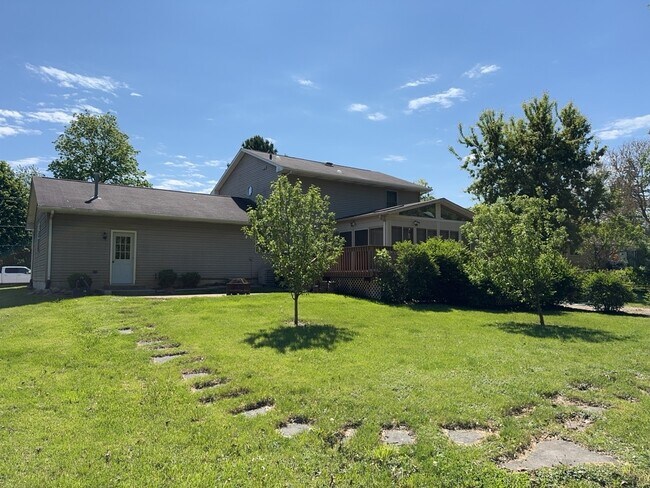 Building Photo - 36420 N Tamarack Dr