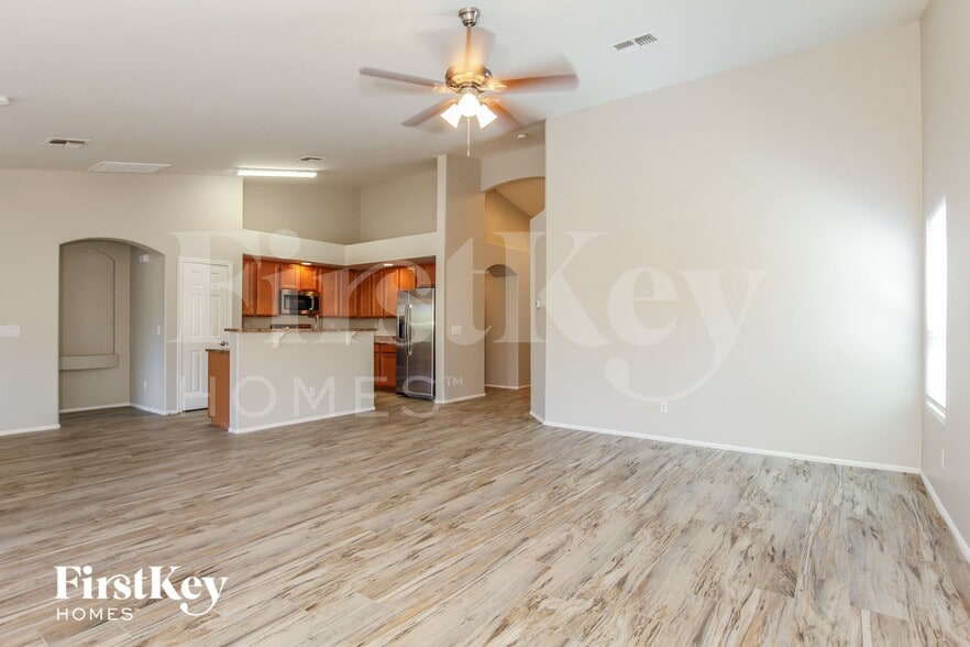 Building Photo - 5033 W Nancy Ln