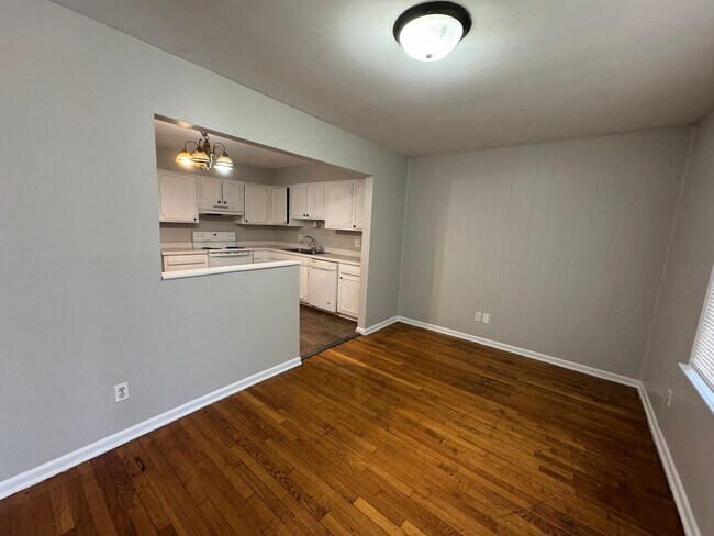 Building Photo - 6563 E 46th St