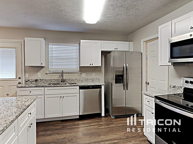 Building Photo - 603 Hounds Run