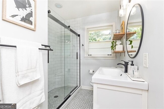 Building Photo - 1295 Lindenwood Ln NE