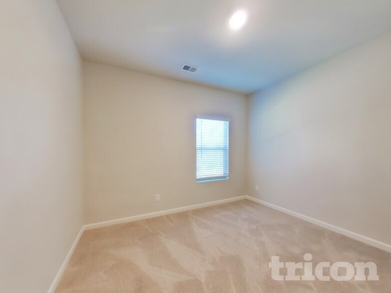 Building Photo - 767 Humphry Dr