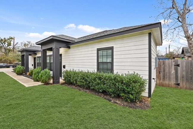 Building Photo - 4802 Cruse Rd