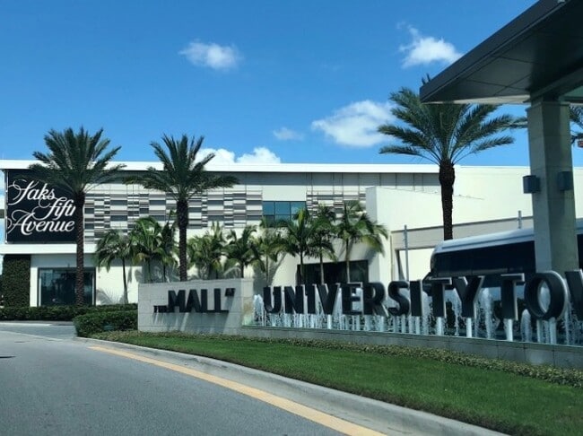 Building Photo - 5681 Bentgrass Dr