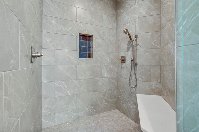 Building Photo - 6509 Shady Ln