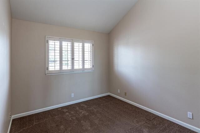 Building Photo - End unit in quiet Campbell location!