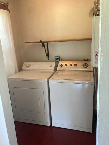 Laundry - 176 Bagley Hill Rd