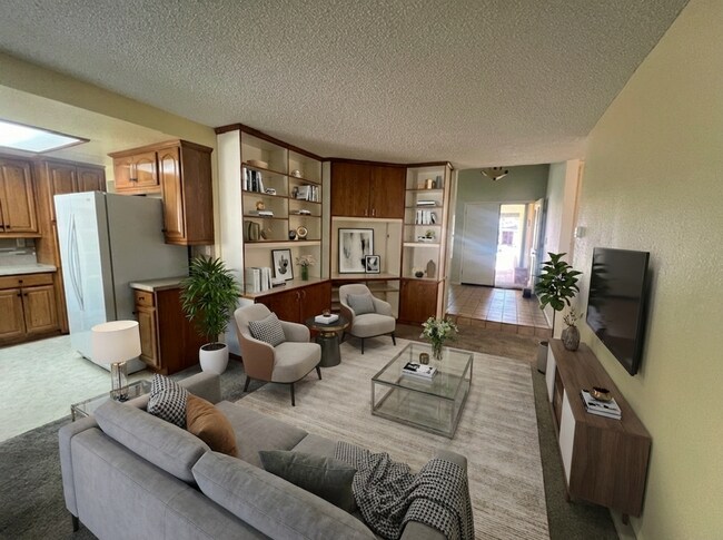 Building Photo - Beautiful 3 Bedroom, 2 Bathroom Sylmar Home! Ready for Move-In!