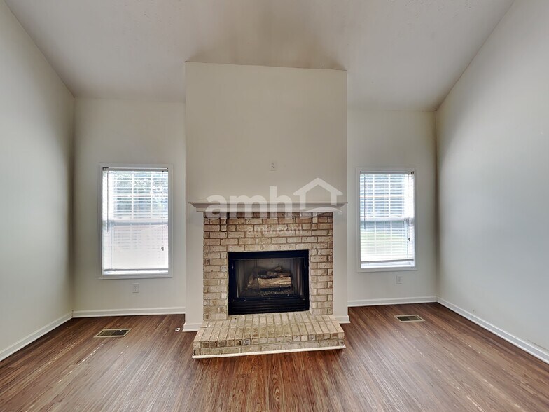 Building Photo - 441 Remington Ave