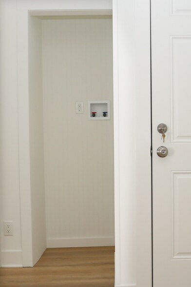 Building Photo - 26 South St