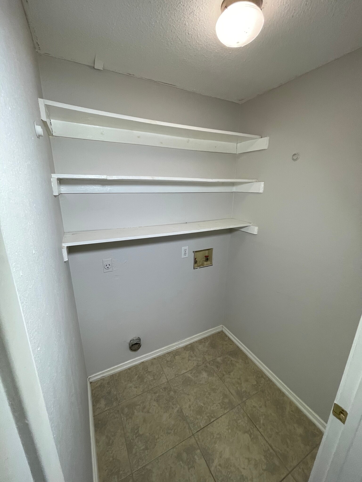 Utility Room with washer/dryer hookup - 301 Spring Branch Ln