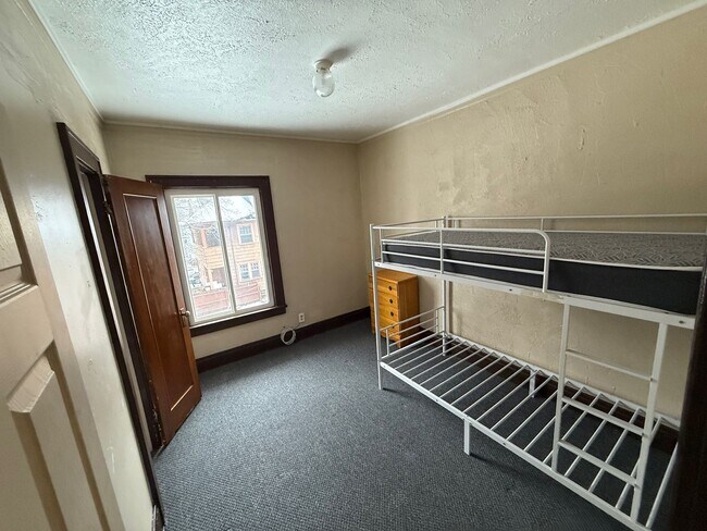 Building Photo - 27 Carthage Dr