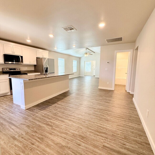 Building Photo - 1/2 Off First Months Rent! - 3 Bedroom 2 Bath Home Available Now In Elm Meadows!