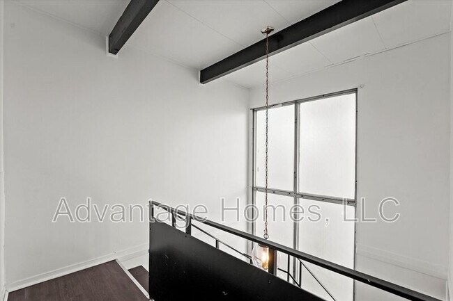 Building Photo - 914 N 70th St