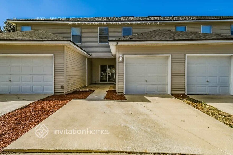 Building Photo - 325 Pecan Grove Dr