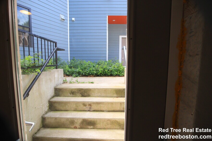 Building Photo - 23 Greylock Rd