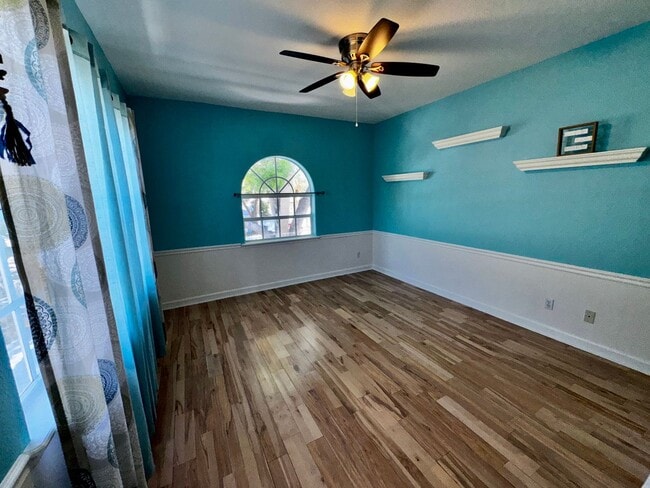 Building Photo - 3 Bedroom 2.5 Bath Cinnamon Bay Home with Stunning view, and Hardwood Flooring!