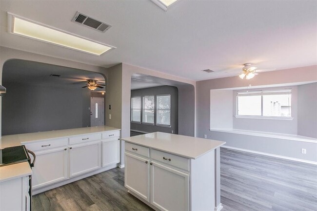 Building Photo - 2645 Andres Way