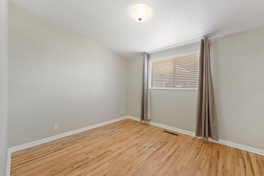 Building Photo - 4243 S Lynne Ln