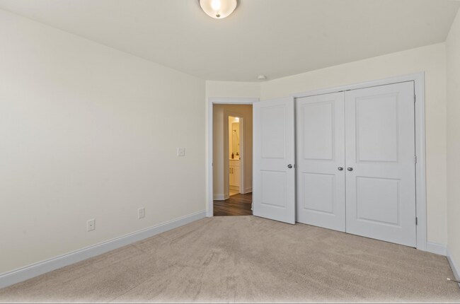 Building Photo - Beautiful 3-Bedroom Townhome in Harrisburg...