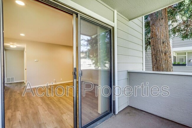 Building Photo - 297 Stonegate Cir