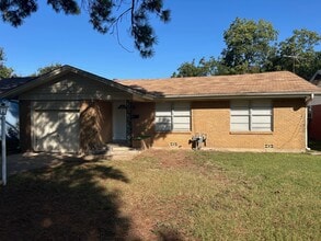 Building Photo - 406 Turner St