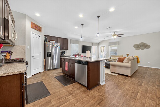 Building Photo - 15202 Davan Springs Dr