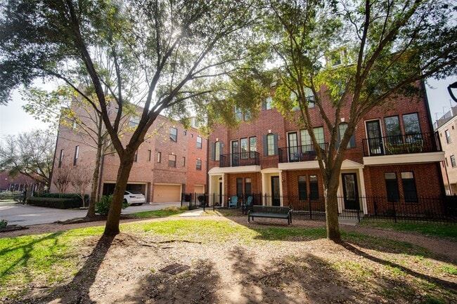 Building Photo - 2110 Shearn St