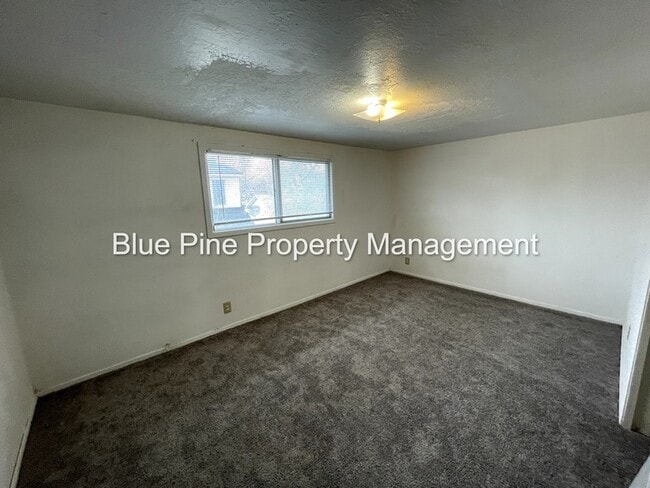 Building Photo - 450 H St