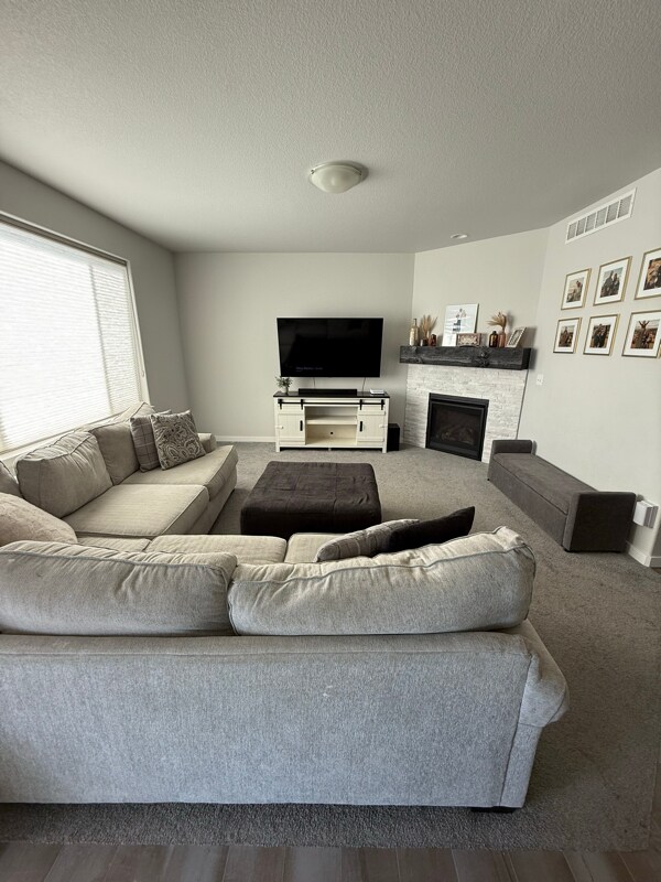 Building Photo - 6880 Cattails Dr