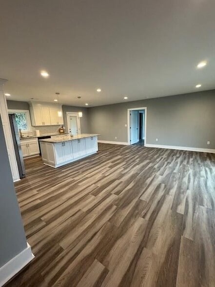 Building Photo - 2043 Juanita St