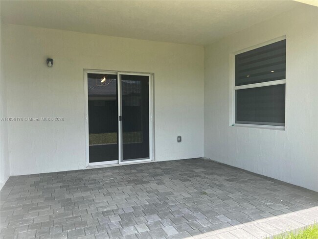 Building Photo - 16960 SW 288th Ter
