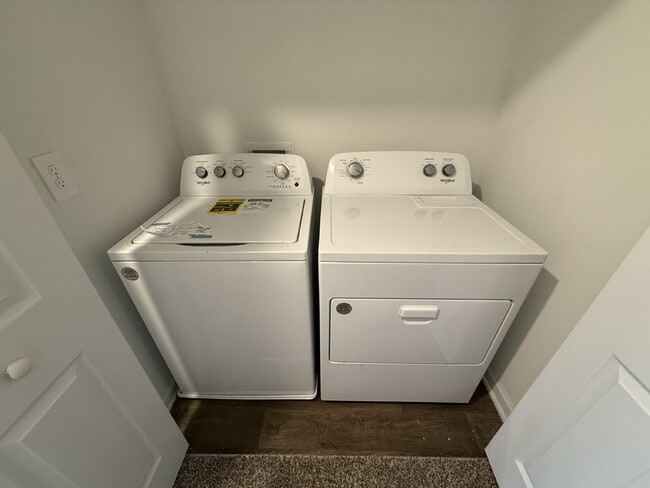Building Photo - "Charming 2-Bedroom Townhouse Retreat with...