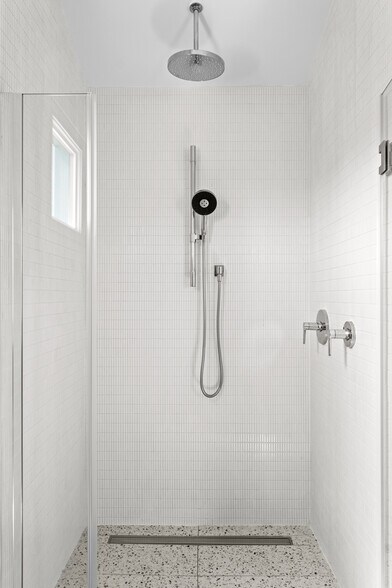 Building Photo - 9417 Winchester Ave