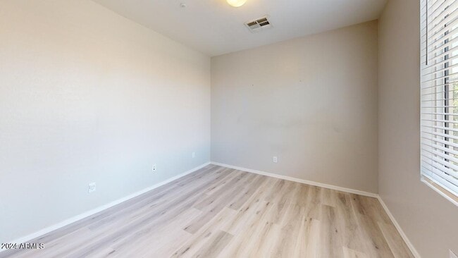 Building Photo - 164 W Campbell Ct