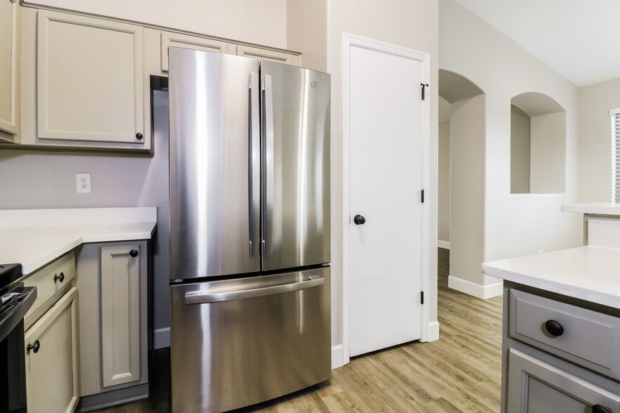 Building Photo - 1388 S 159th Ave