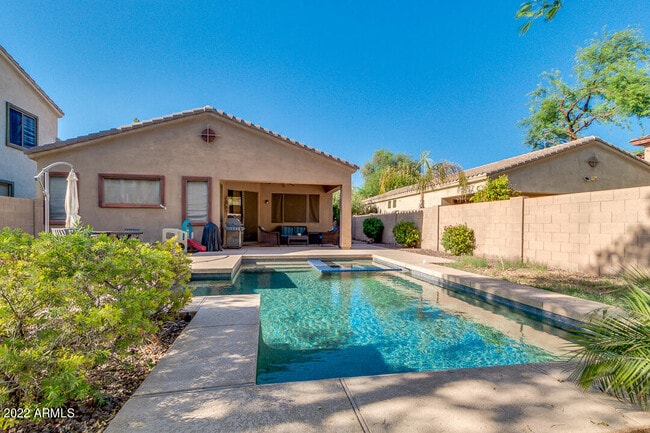 Building Photo - 2037 W Periwinkle Way