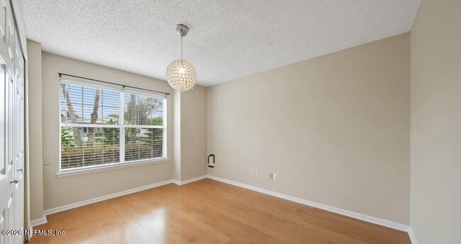 Building Photo - 629 10th Ave S