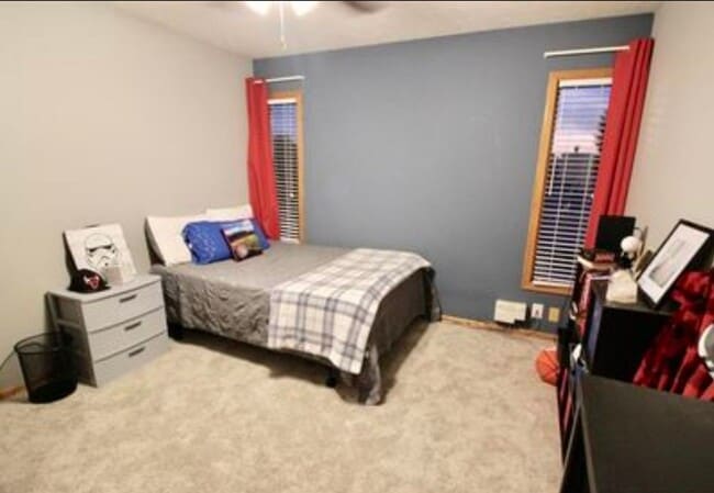 Building Photo - Spacious Five Bedroom Home!