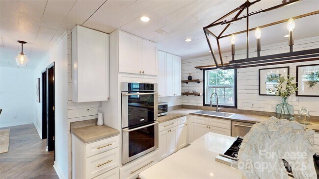 Building Photo - 5229 Mt Holly-Huntersville Rd