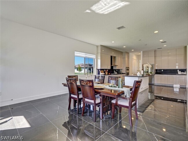 Building Photo - 5126 Panella Ave