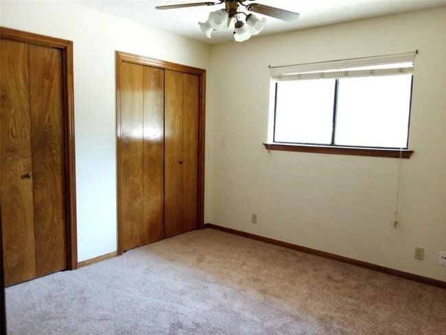 Building Photo - 9903 Grand Oak Dr