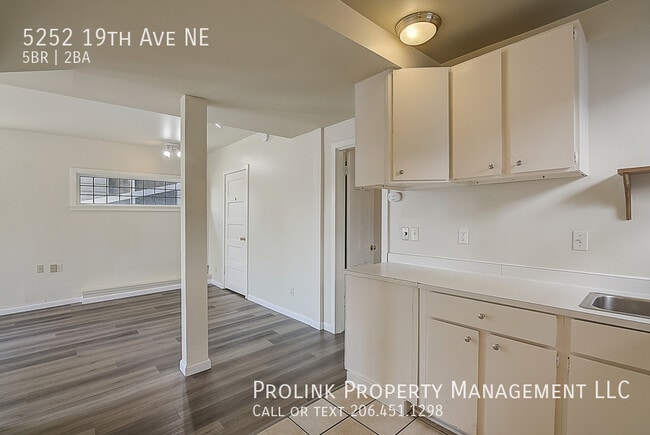 Building Photo - 5252 19th Ave NE