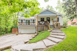 Building Photo - 7984 Royal Ave